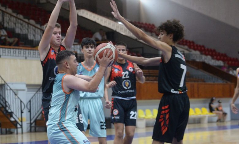 U 16’da Gençler Birliği yarı finalde