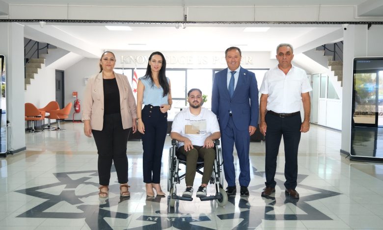 KKTC Cumhurbaşkanlığı Engelliler Komitesi Başkanı Ahmet Akdeniz, KAÜ'yü ziyaret etti