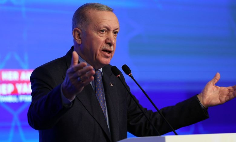 Cumhurbaşkanı Erdoğan'ın çarpıcı sözleri: "Bu kılıçları kime çekiyorsunuz?"