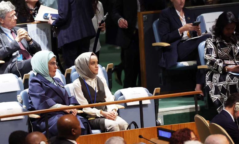 Emine Erdoğan'dan Cumhurbaşkanı'nın BM konuşması sonrası açıklama: "Vicdanlara dokunan bir çağrı"