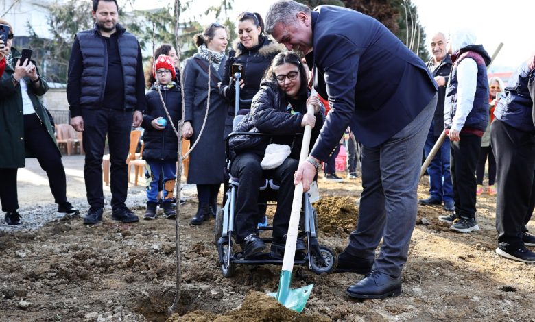 Bulancak Belediyesi özel çocuklar İle fidan dikti - Birlik Haber Ajansı