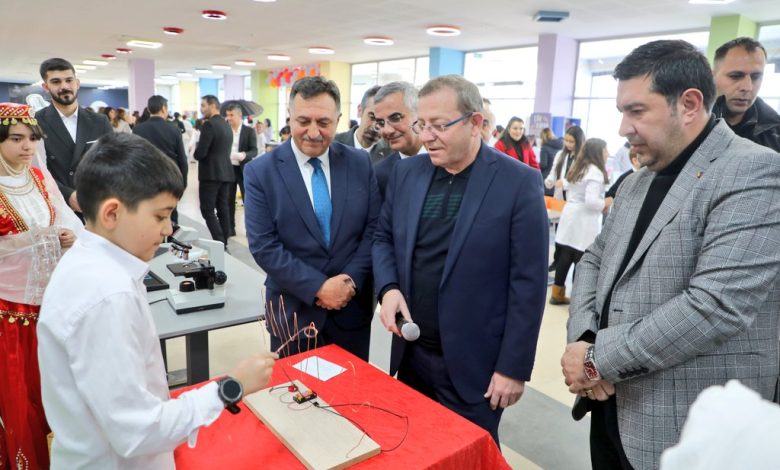 Kars’ta özel bir okul tarafından Kültür ve Sanat Şenliği düzenlendi - Birlik Haber Ajansı