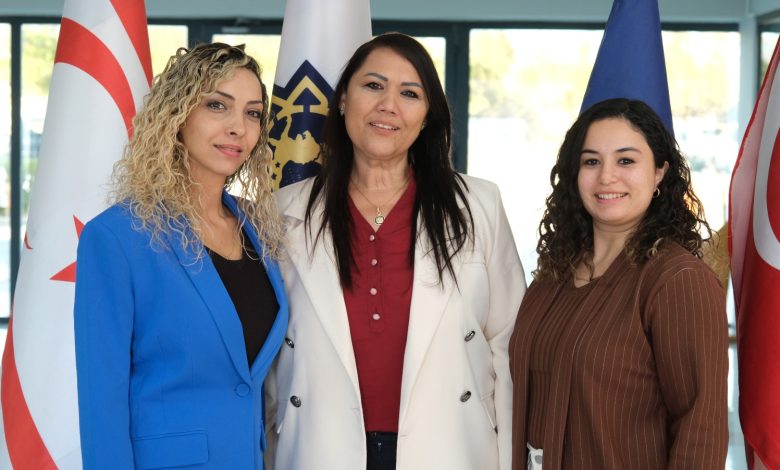 Kıbrıs'ta öğrenciler kitapların sesi oldu