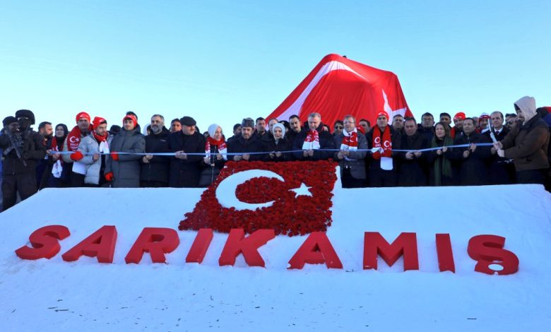 Sarıkamış şehitlerinin kardan heykelleri açıldı - Birlik Haber Ajansı