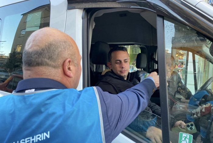 AK Parti Kars İl Başkanı Muammer Sancar, “İftara 5 Kala” ikramlık dağıtımında bulundu - Birlik Haber Ajansı