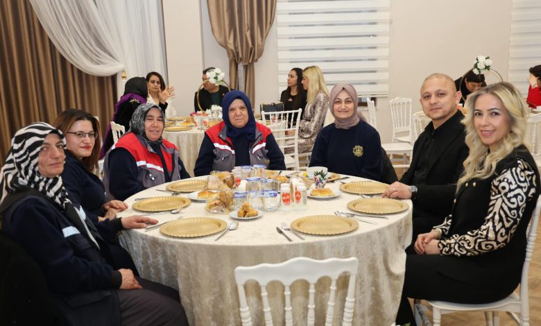Başkan Önal, 8 Mart’ta Kadın Belediye Çalışanlarıyla Buluştu - Birlik Haber Ajansı