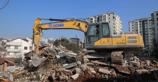 Cedit’te 7 bina daha yıkıldı - Birlik Haber Ajansı