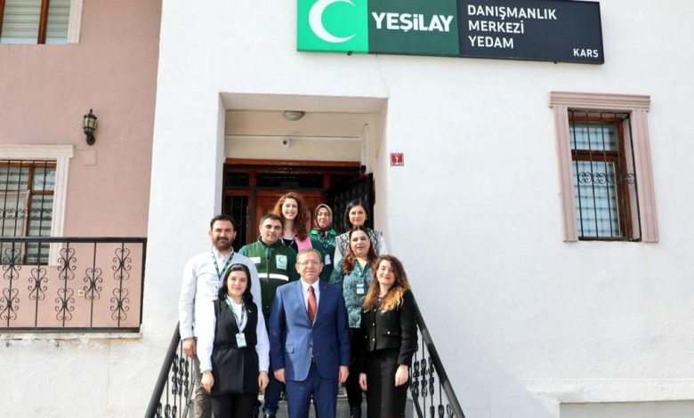 Kars Valisi Ziya Polat, Yeşilay Derneği'ni ziyaret etti - Birlik Haber Ajansı