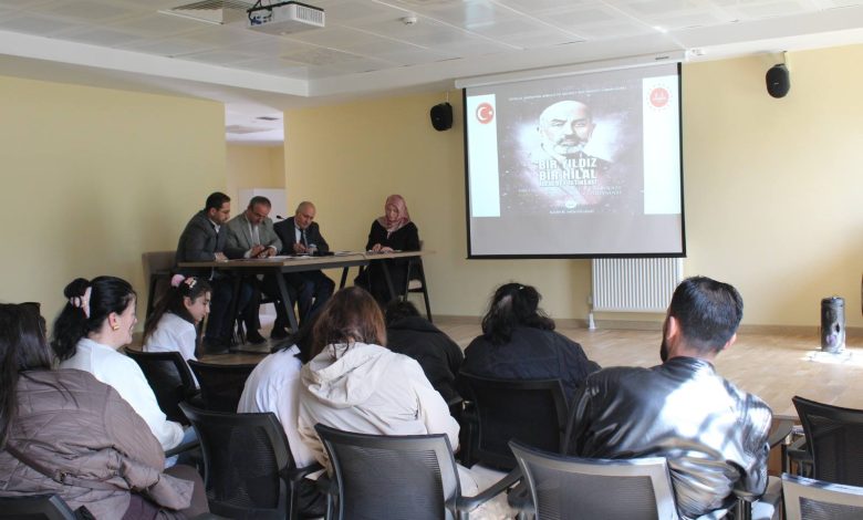 Kars'ta ortaokul öğrencileri arasında şiir yarışması düzenlendi - Birlik Haber Ajansı