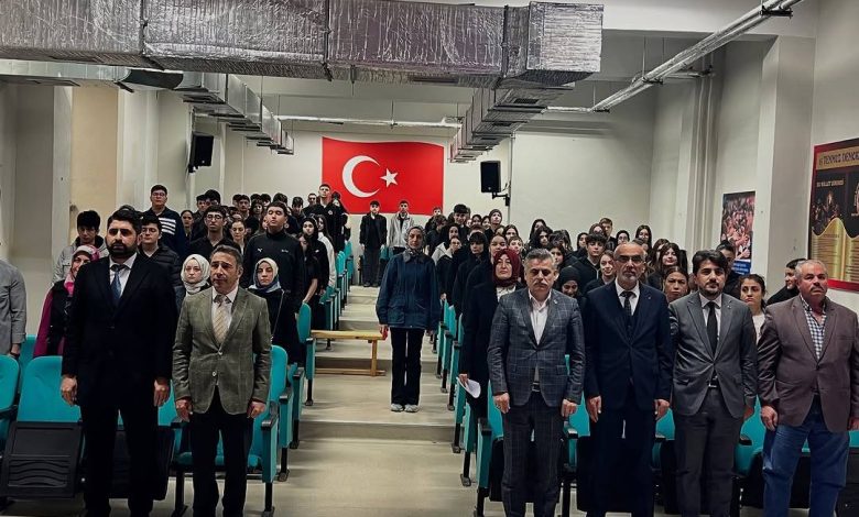 Okul koridorlarında Abdürrahim Karakoç şiirleri yankılandı - Birlik Haber Ajansı
