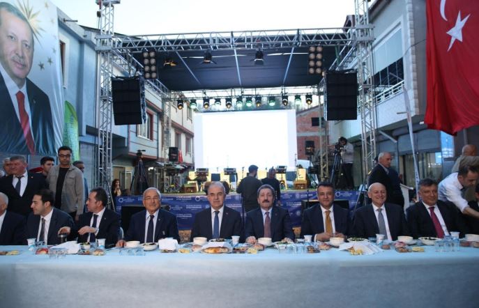Samsun ve Ordu protokolü 2 bin kişilik iftar sofrasında buluştu - Birlik Haber Ajansı