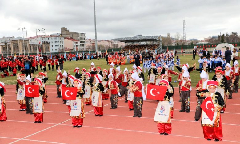23 Nisan Ulusal Egemenlik ve Çocuk Bayramı Kars'ta sevinç ve coşkuyla kutlandı - Birlik Haber Ajansı