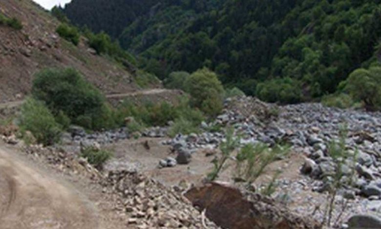 Artvin-Ardahan kara yolunda heyelan sebebiyle ulaşım çift yönlü kapatıldı - Birlik Haber Ajansı
