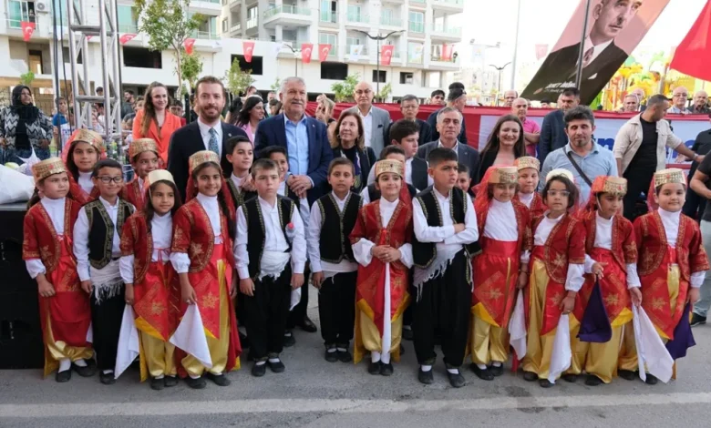 Ceyhan İsmet İnönü Kent Meydanı açıldı - Birlik Haber Ajansı