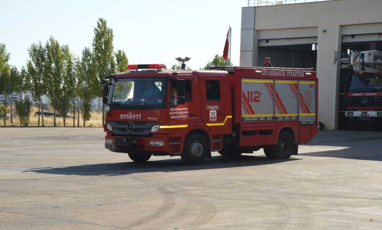 Diyarbakır’da apartman yangınında 3’ü çocuk 5 kişi hastaneye kaldırıldı - Birlik Haber Ajansı