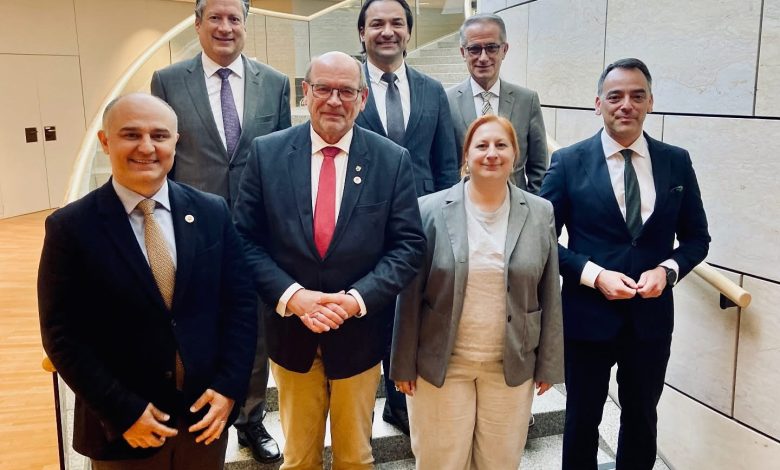 Kuzey Ren-Vestfalya’da diplomatik buluşma: Başkonsoloslar, eyalet temsilcileriyle bir araya geldi - Birlik Haber Ajansı