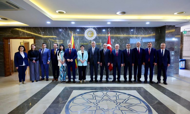 Bakan Bolat ve Makedon