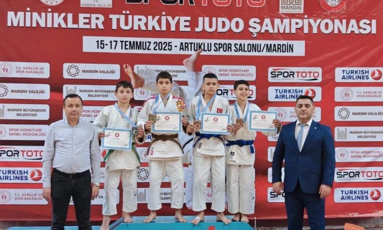 Kars, sporda yükselmeye devam ediyor! Türkiye İkinciliği Kars’a Geldi!