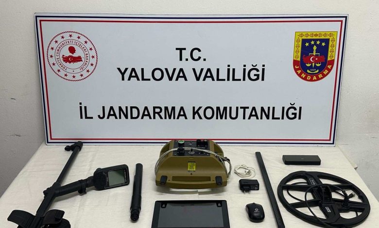 Altınova’da Kaçak Kazı Yapan