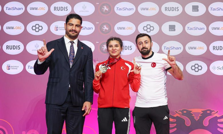 ARNAVUTLUK / TEKHA Arnavutluk’un